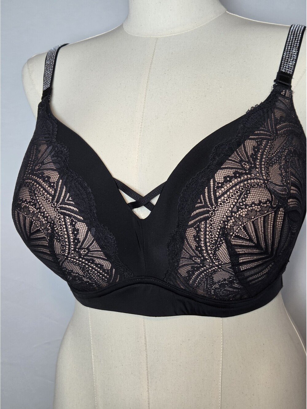 Torrid Dream Wire-Free Push-Up Bra 44DD Black Lace Rhinestone Shine Straps NWT